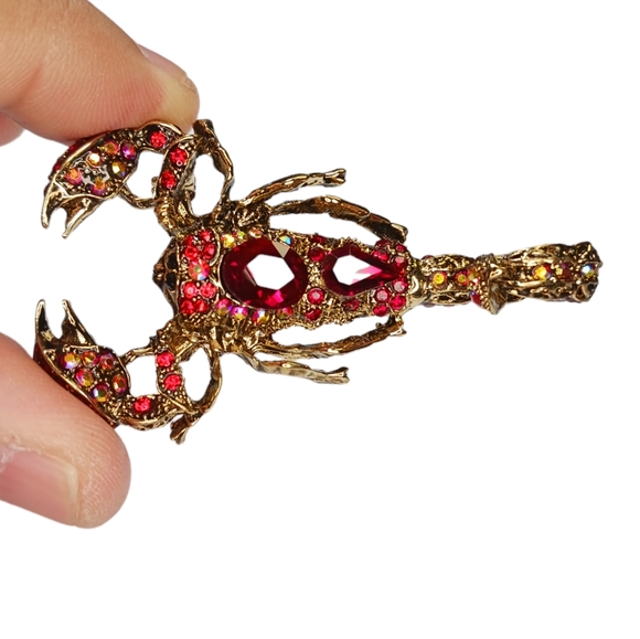 Scorpion Crystal Rhinestone Bling Articulated Stinger Brooch Pendant - Picture 3 of 15